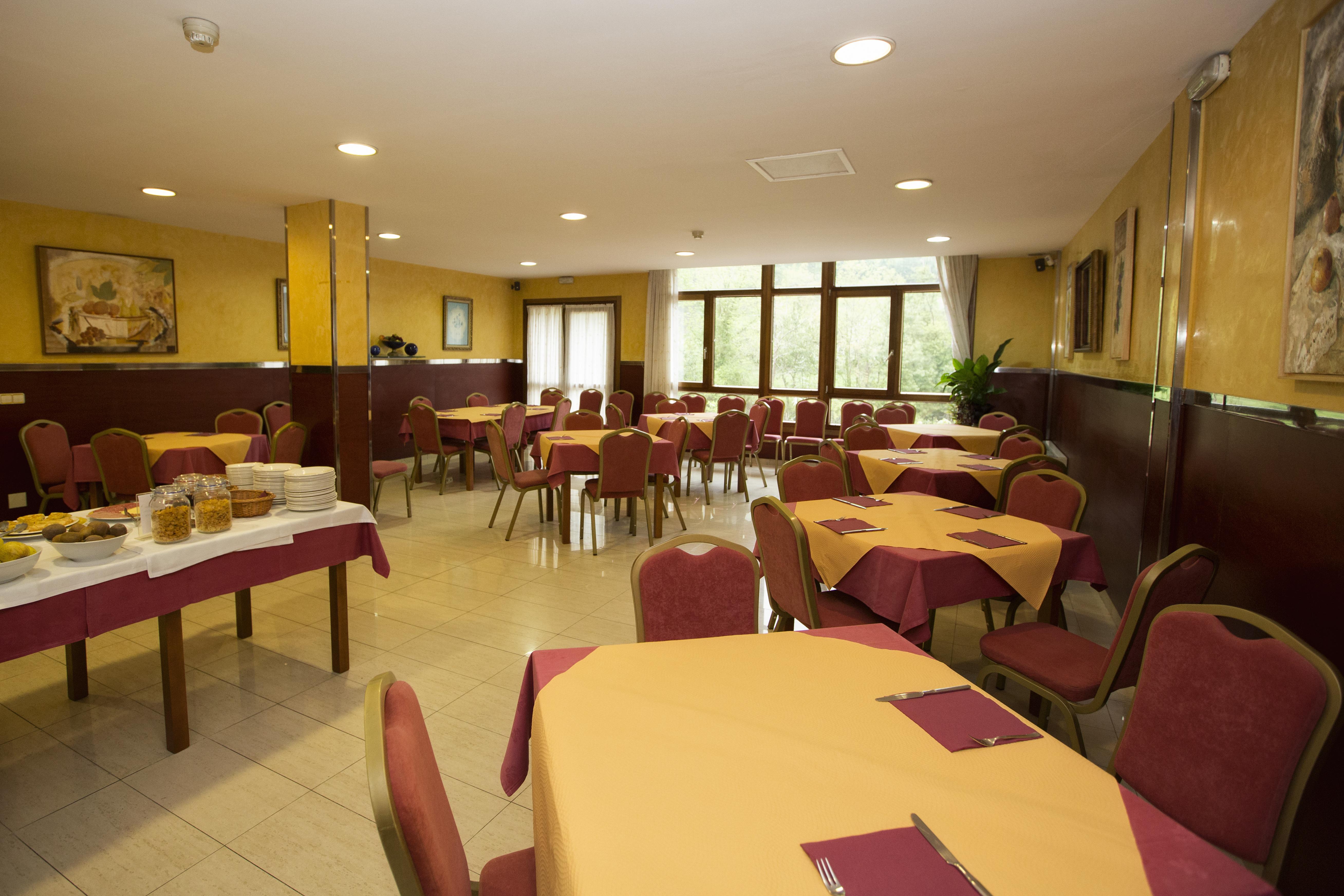 Hotel Ciudad Onís Exterior foto
